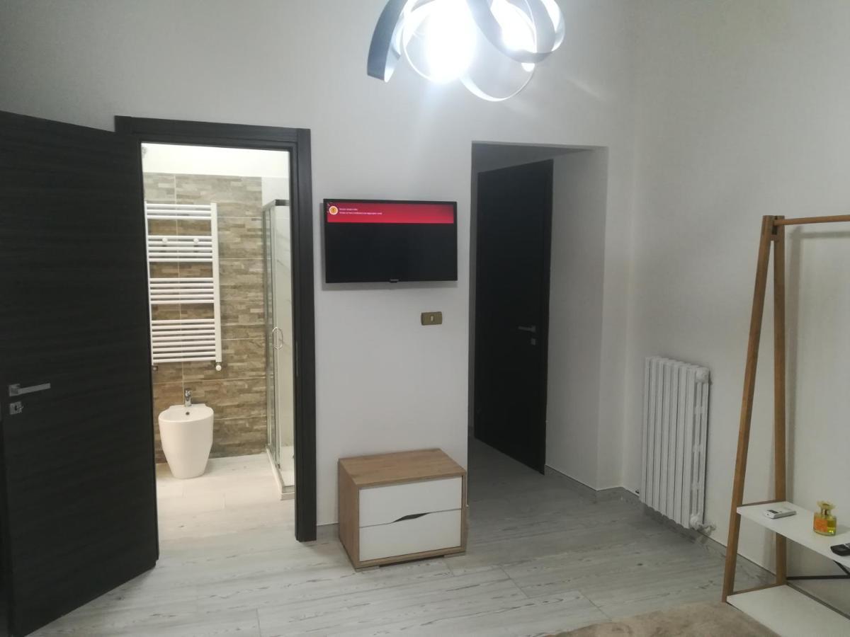 Home Mazzei Piazza Bilotti Cosenza Szoba fotó