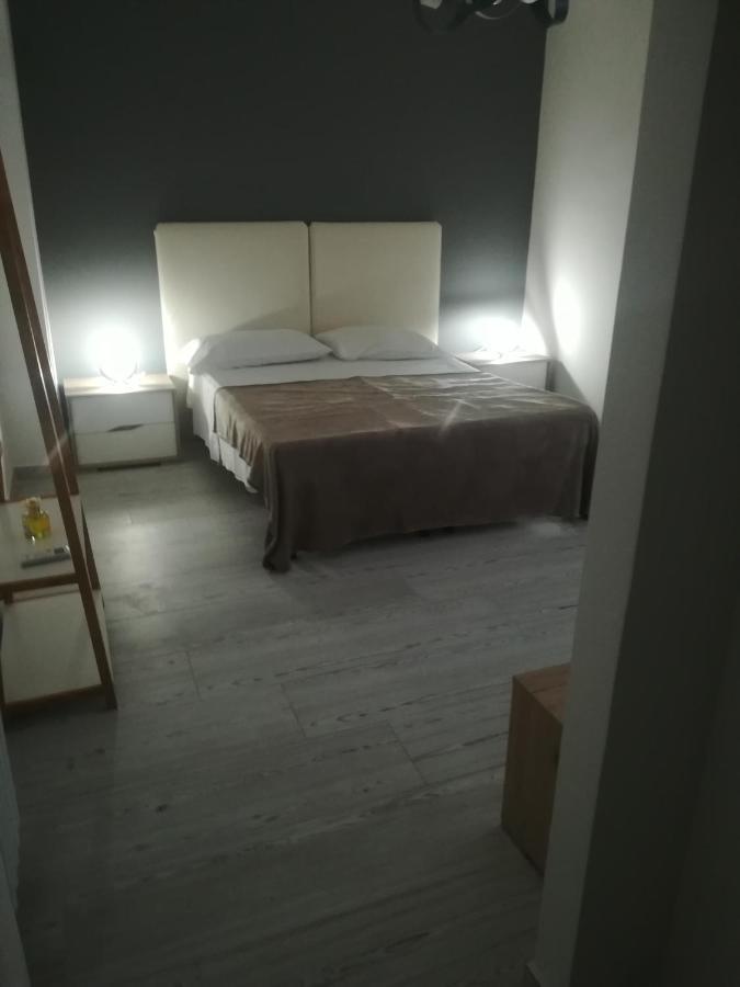 Home Mazzei Piazza Bilotti Cosenza Szoba fotó