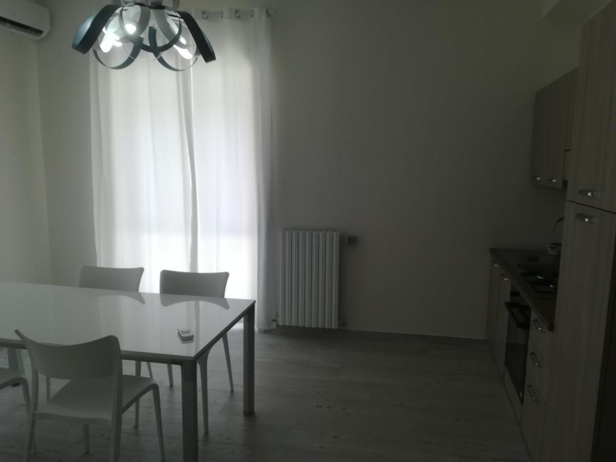 Home Mazzei Piazza Bilotti Cosenza Szoba fotó