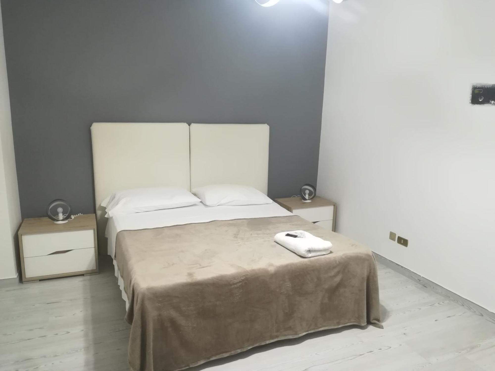 Home Mazzei Piazza Bilotti Cosenza Szoba fotó